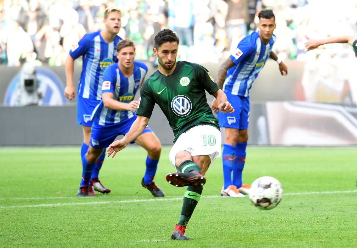 CLB Bundesliga lập kỷ lục... trận nào cũng bị thổi 11m