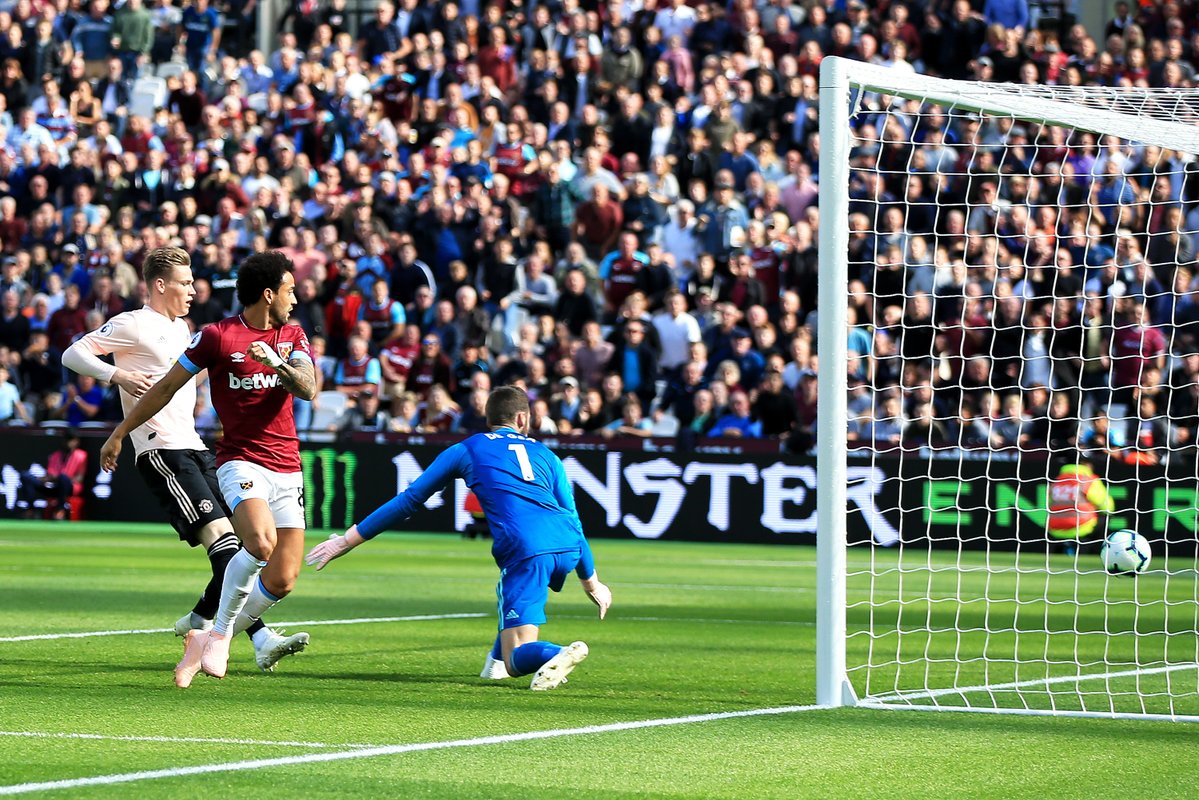 De Gea tiếp tục gióng lên hồi chuông báo động cho Quỷ Đỏ