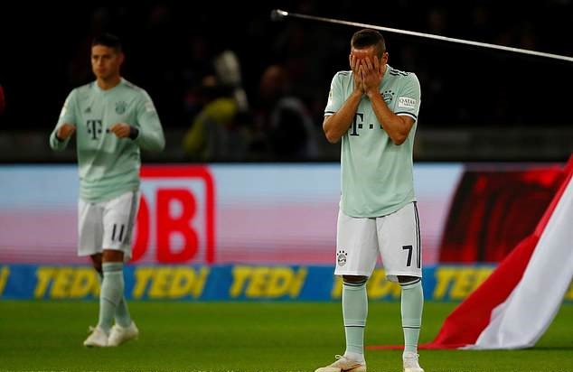 Đụng độ khắc tinh, Bayern Munich lần đầu nếm mùi thất bại