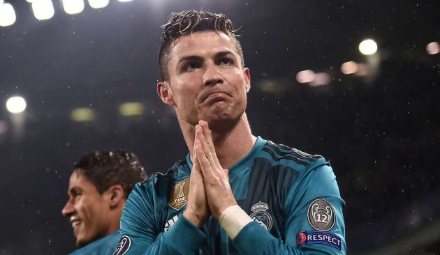 Ronaldo: "Đừng nói dối, bàn thắng của tôi đẹp hơn của Salah"