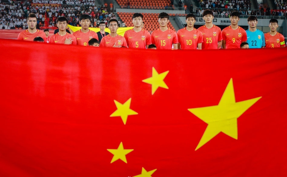 Trung Quốc ra luật lạ, đưa 50 cầu thủ trẻ vào 'trại lính'