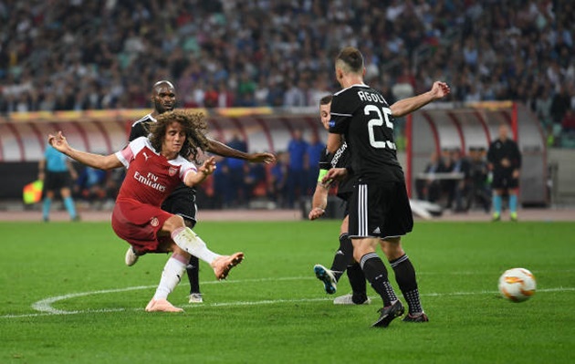 Tin tưởng sao trẻ, Emery lại hái thêm quả ngọt ở Europa League