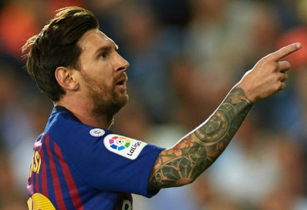 Ảnh bài viết Messi 'điệu đà', bắt chước cách ăn mừng của Ronaldo