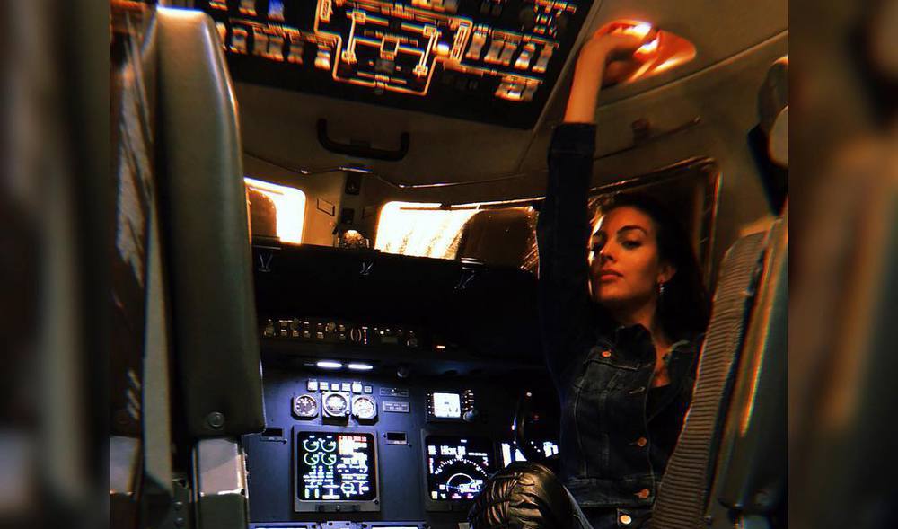 Ảnh bài viết Phớt lờ scandal hiếp dâm của Ronaldo, bạn gái khoe ảnh nhí nhảnh