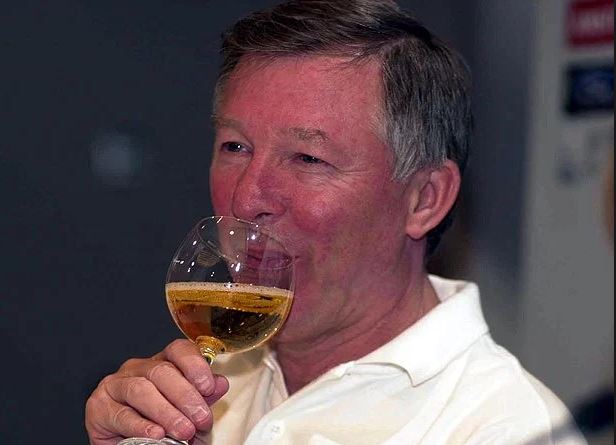 Có 800 chai rượu quý, vì sao Sir Alex không dám đụng vào?