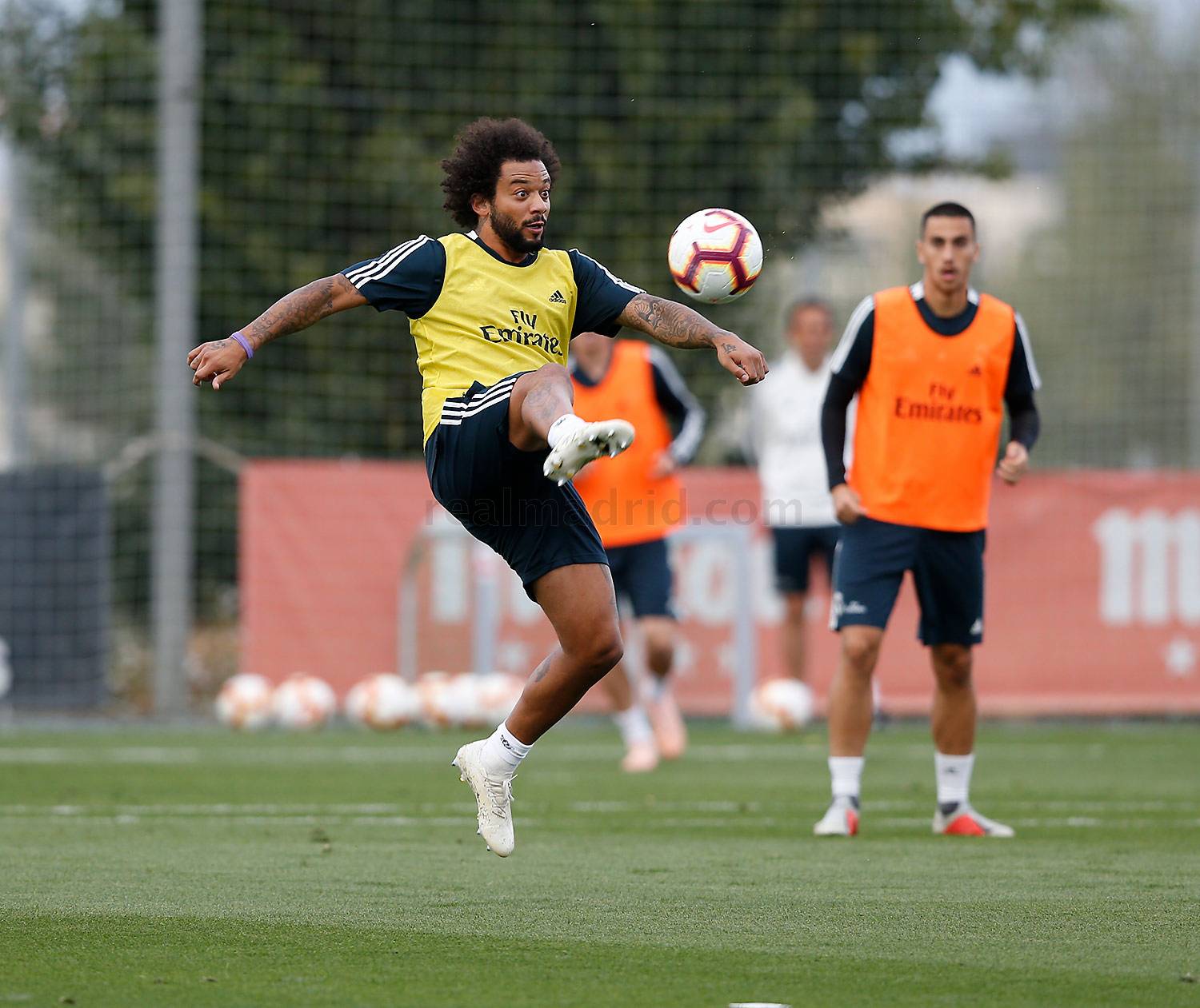 Ảnh bài viết Vừa trở lại, Marcelo 'quẩy tung' sân tập của Real Madrid