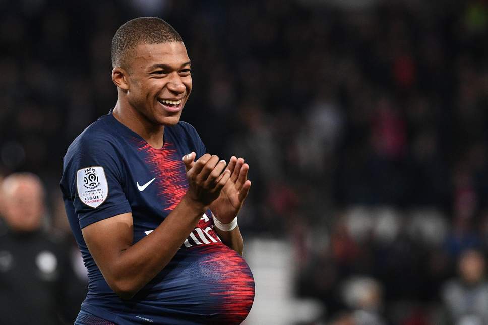 Ảnh bài viết Chưa đủ 20, nhưng Mbappe đã bỏ xa cả Messi lẫn Ronaldo