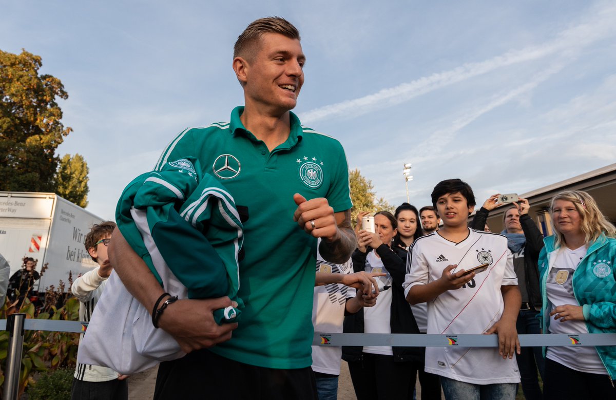Ảnh bài viết Toni Kroos hóa nam thần, được CĐV tuyển Đức chào đón nồng nhiệt