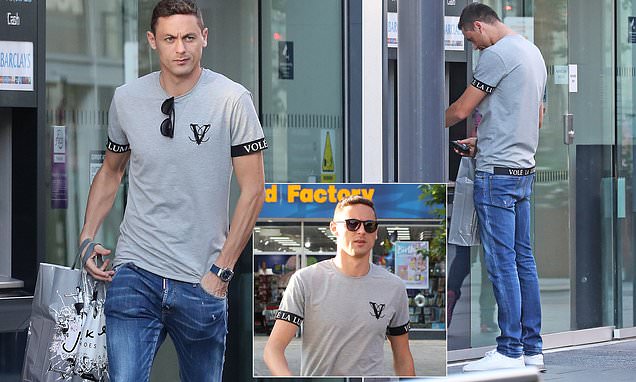 Ảnh bài viết Chấn thương, sao Man Utd vẫn xuất hiện cực ngầu trên phố