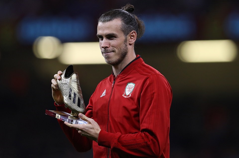 Ảnh bài viết Gareth Bale nhận Chiếc giày vàng và nhìn xứ Wales thua thảm trên sân nhà