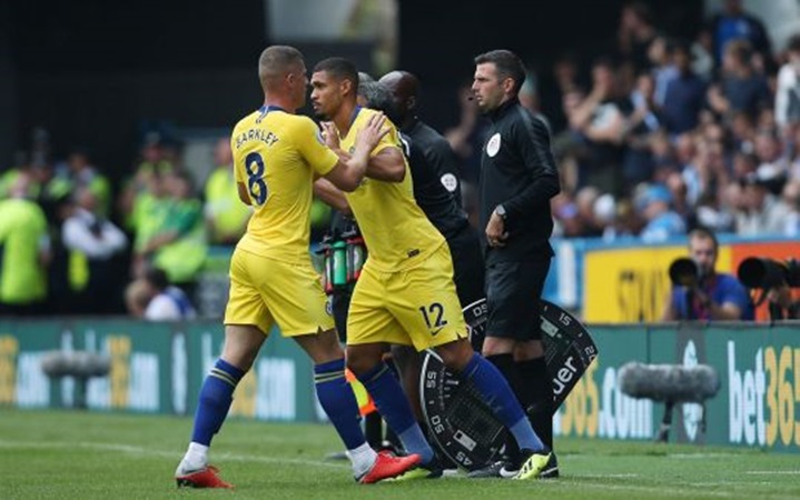 "Cậu ấy cần rời Chelsea ngay tháng Giêng"