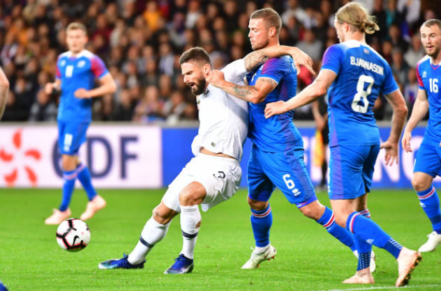 Thua Thụy Sĩ 0-6, động lực nào để Iceland suýt đánh bại Pháp?