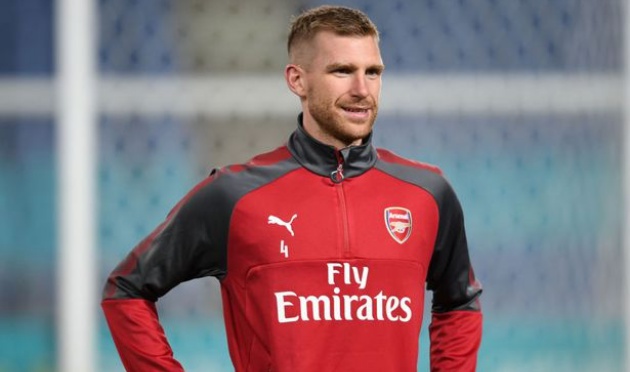 Chỉ có hai cầu thủ Arsenal xuất sắc nhất trong mắt Mertesacker