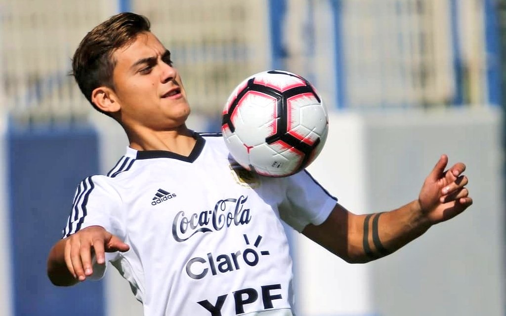 Ảnh bài viết Messi chưa trở lại, Paulo Dybala tự tin trình diễn kỹ năng trên tuyển