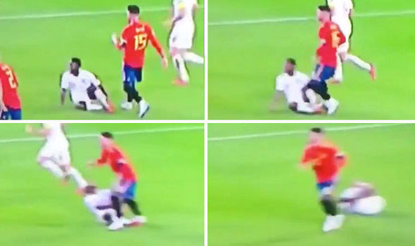 Ảnh bài viết Sốc! Sau Mohamed Salah, đến lượt Sterling bị Sergio Ramos triệt hạ