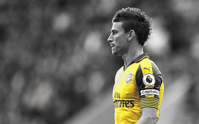 "Đội trưởng Arsenal thật mềm yếu, đừng nghĩ cậu ta quá quan trọng"
