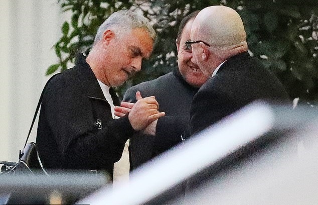 Ảnh bài viết Nguy cơ bị 'trảm', Mourinho đầy áp lực trở lại Lowry trước đại chiến Chelsea