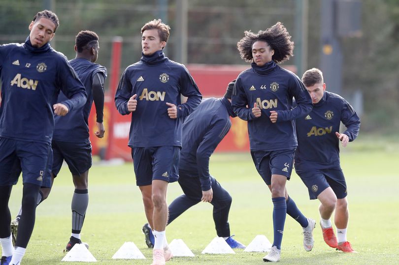 Đối đầu Juventus, Mourinho triệu tập cánh chim lạ