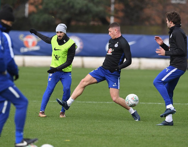Sarri đã sai khi không xếp cái tên này đá chính trước Man Utd?