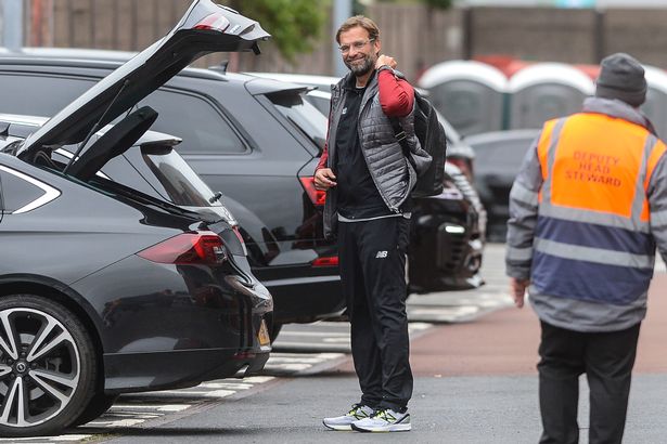 Rút kinh nghiệm từ M.U, Liverpool đến sân đấu sớm... 7 tiếng