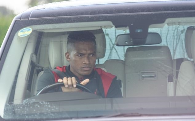 Ảnh bài viết Dàn sao Man Utd mặt mày cau có tới sân tập