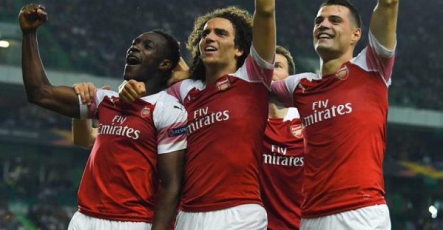 Đồng tình với Ozil, CĐV Arsenal không ngừng khen ngợi "tiểu Vieira" 