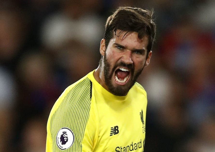 Sốc: Alisson nổi cơn thịnh nộ, công khai gọi fan Liverpool là "đồ ngốc"