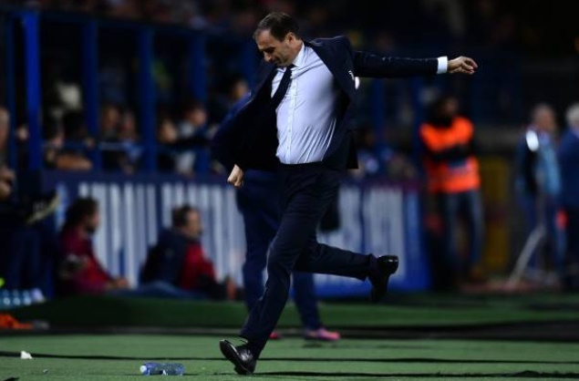 Ảnh bài viết Allegri nổi điên, cầu thủ đối phương biết trước Ronaldo sẽ ghi bàn