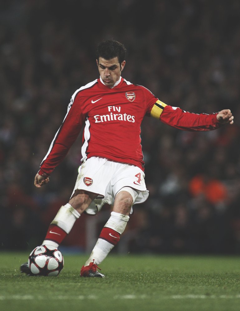 'Kẻ phản bội' Fabregas muốn quay về, fan Arsenal nghĩ gì?