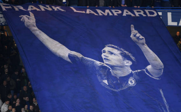 Lampard trở về, người thầy đầu tiên của anh đích thân đến dự khán