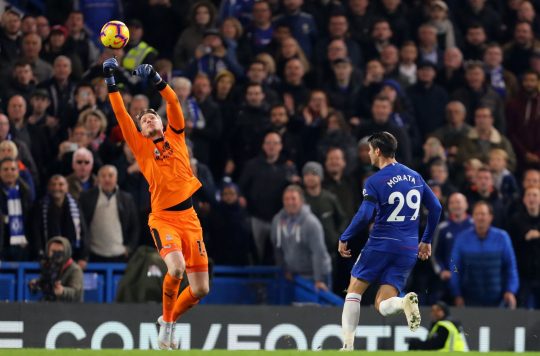 Morata phá vỡ sự im lặng sau pha bỏ lỡ không tưởng