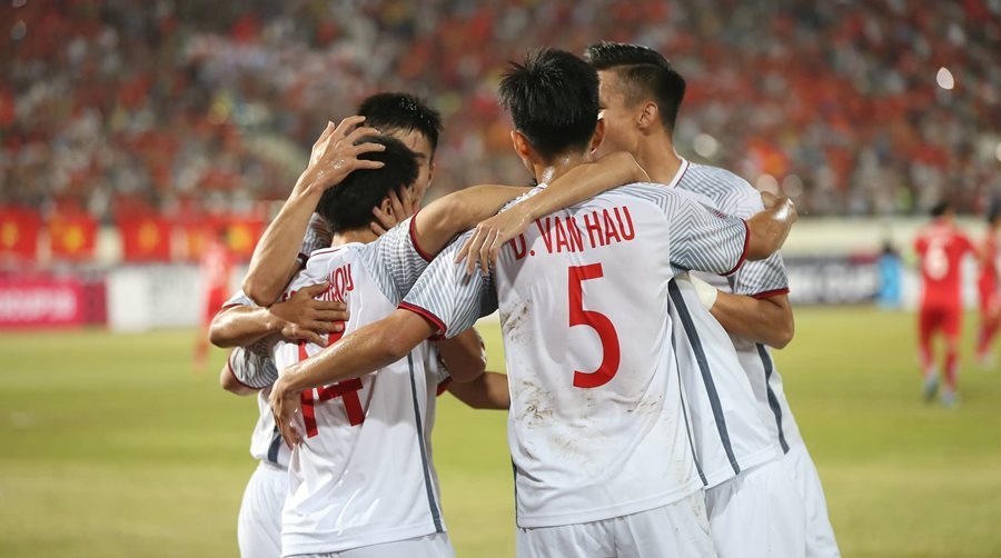 Ảnh bài viết Đội tuyển Việt Nam đã chơi thế nào để khiến người Lào thán phục?