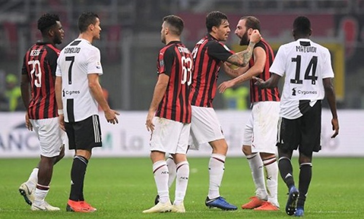 Ảnh bài viết Ronaldo: "Tôi đã bảo Higuain phải bình tĩnh"