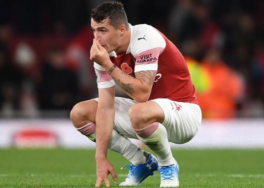 'Thảm họa' Arsenal và Emery phá vỡ sự im lặng sau sai lầm tai hại