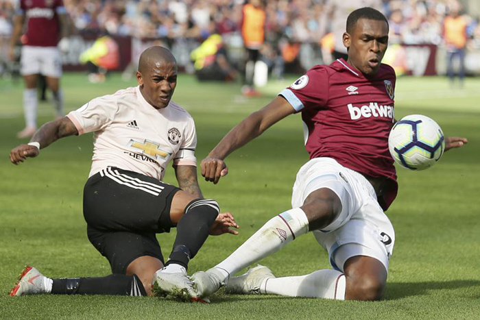 Sao trẻ Ngoại hạng Anh hồi đáp lời chèo kéo của Man Utd