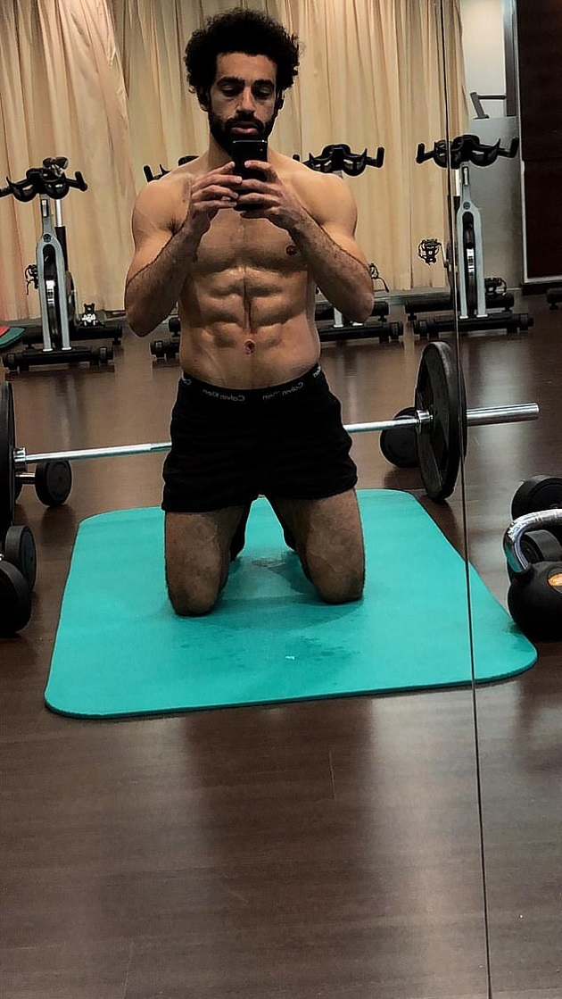 Sau Ronaldo, Salah khoe chiến tích trong phòng tập gym
