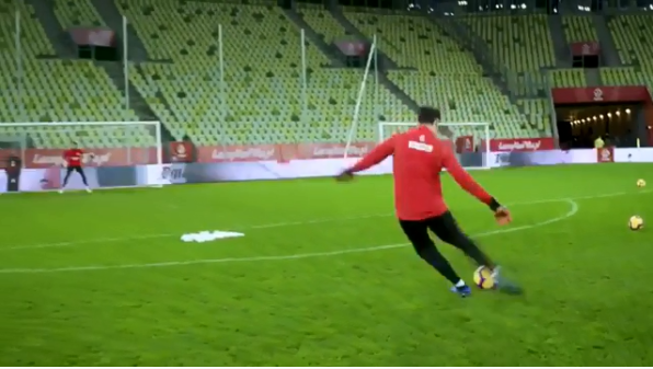 Được Ronaldo chỉ bảo, trình sút phạt của Szczesny tăng đột biến