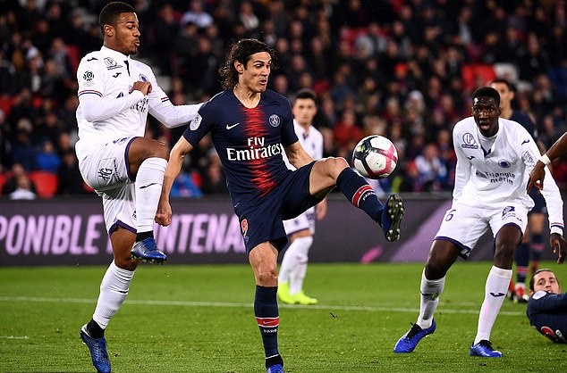 Neymar & Mbappe vắng mặt, Cavani một tay giúp PSG lập kỷ lục không tưởng