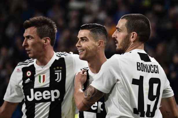 Ronaldo rực sáng, Juventus ngạo nghễ bá chiếm ngôi đầu Serie A