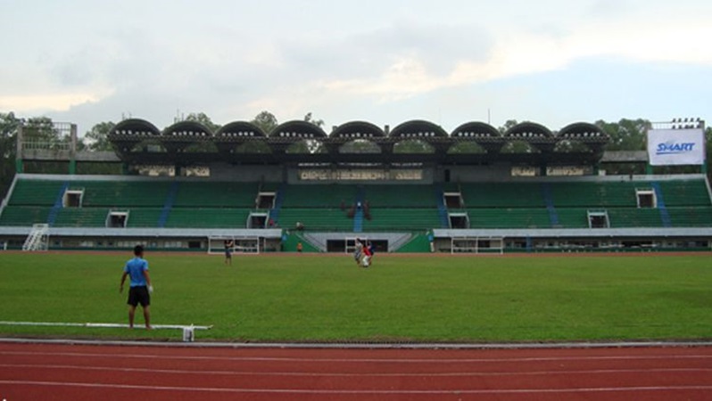 Tuyển Việt Nam sẽ đá trận bán kết lượt đi trên SVĐ tồi tàn nhất AFF Cup