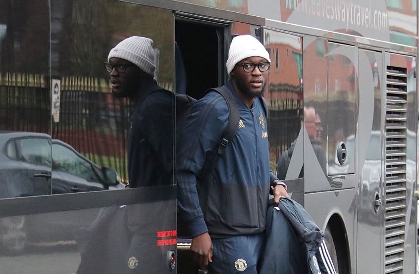 Lukaku hài hước với cặp kính ra vẻ "tri thức"