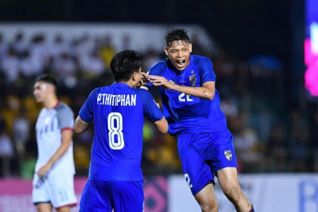 Tiền đạo Thái Lan: 'Chúng tôi không sợ biển người Malaysia'
