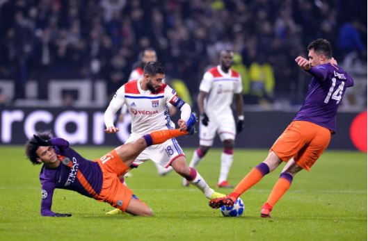 3 điều rút ra từ trận Lyon 2-2 Man City: Pep nhớ Mendy, "quái vật trẻ tuổi" Cornet