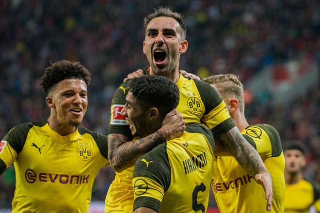 5 "hung thần" đáng sợ nhất với hàng thủ Bundesliga hiện nay: Alcacer xếp sau 2 cái tên