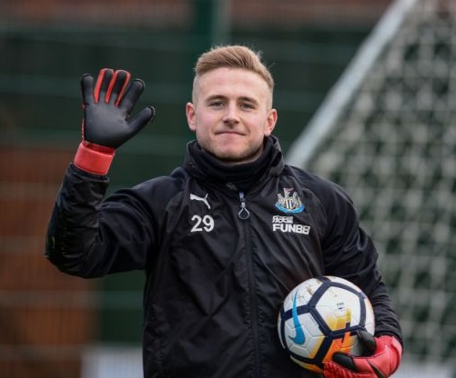 Giữa lúc De Gea chần chừ, Man Utd công bố thủ thành tân binh