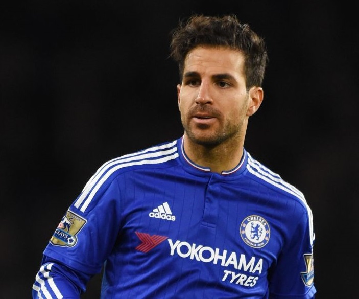 Thi đấu ấn tượng, Fabregas được fan khen cách Jorginho cả trăm năm ánh sáng