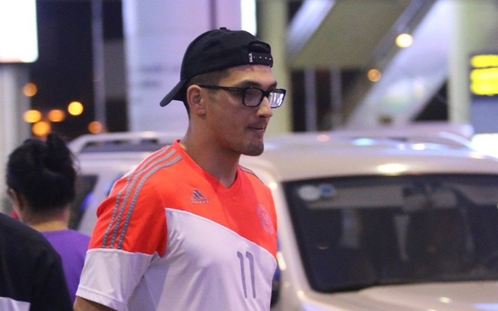 Ảnh bài viết Đến Việt Nam, sao Philippines bị cả đội "bỏ rơi"