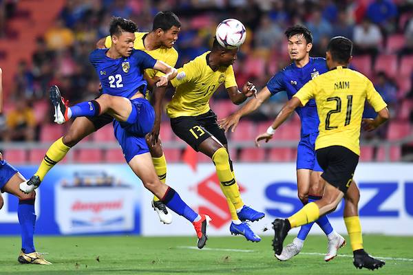 Ngược dòng nghẹt thở, NHM Malaysia gọi Vua phá lưới Thái Lan là 'người hùng'