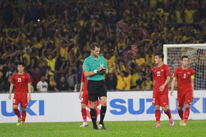 Bắt xong trận Việt Nam vs Malaysia, trọng tài FIFA bỗng "mất tích"