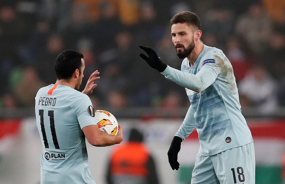 Giroud lập siêu phẩm đá phạt, Chelsea hòa kịch tính trên đất Hungary